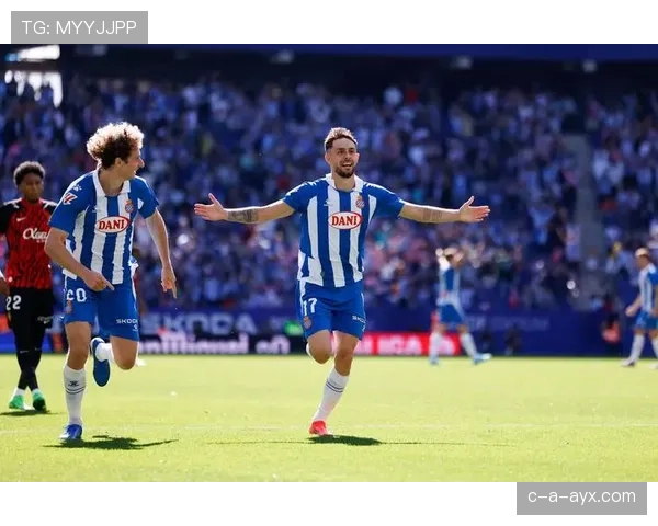 西甲战术革新：球队通过打法升级提升竞争力引热议