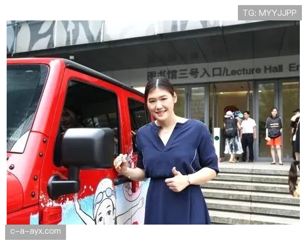 叶诗文发了几张日常照，冠军下班的消费水准让人直接尴尬